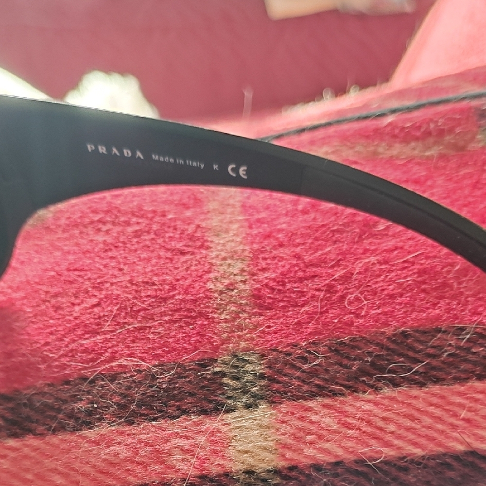 Prada Unisex Sunglasses Nwt. Make me an offer.I Don't have the original case. - Picture 4 of 5